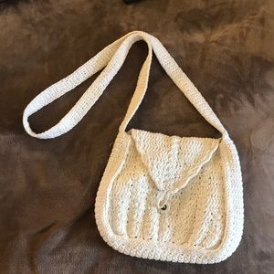 White knitted purse